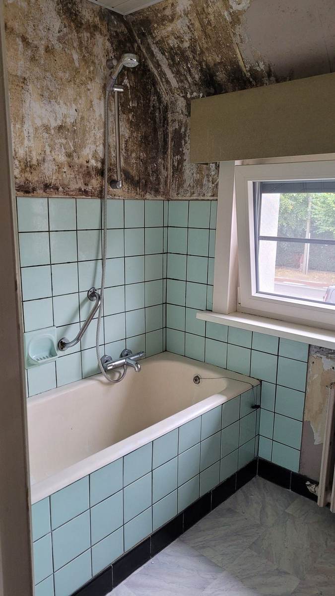 Badkamer C voor renovatie